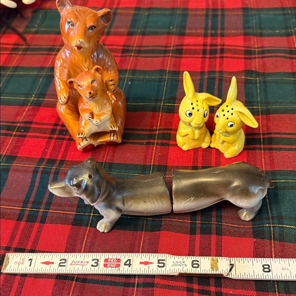 Vintage lot Salt and Pepper shakers Animal Figurines Bears,Rabbits, Weiner dog - Picture 2 of 10